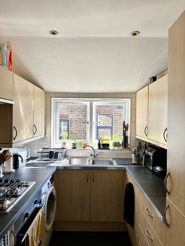 Room Wightman Road in Greater London