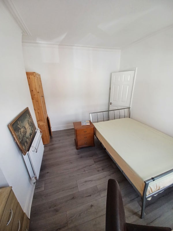 Room Eastdale Road in Liverpool
