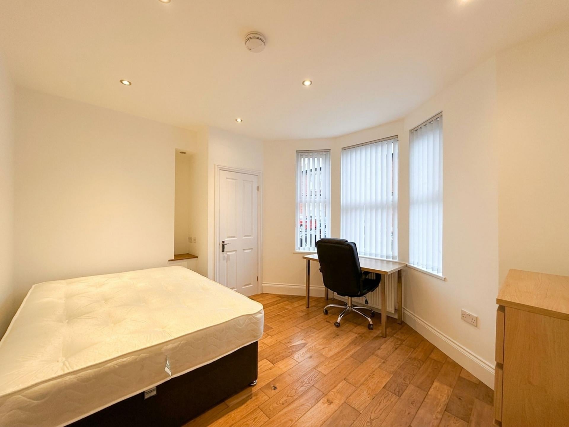 Flat Buston Terrace in Newcastle upon Tyne