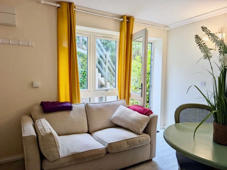Flat Kennet Side in Reading