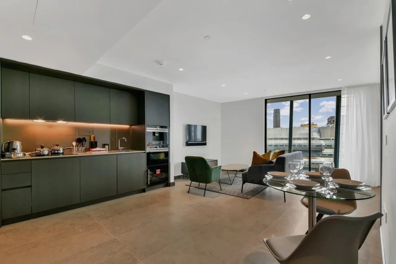 Flat Blackfriars Road in Greater London