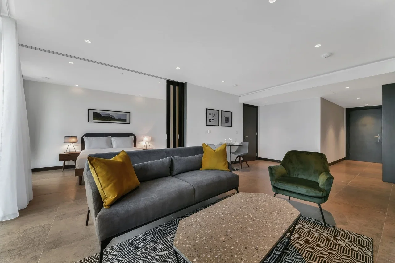 Flat Blackfriars Road in Greater London