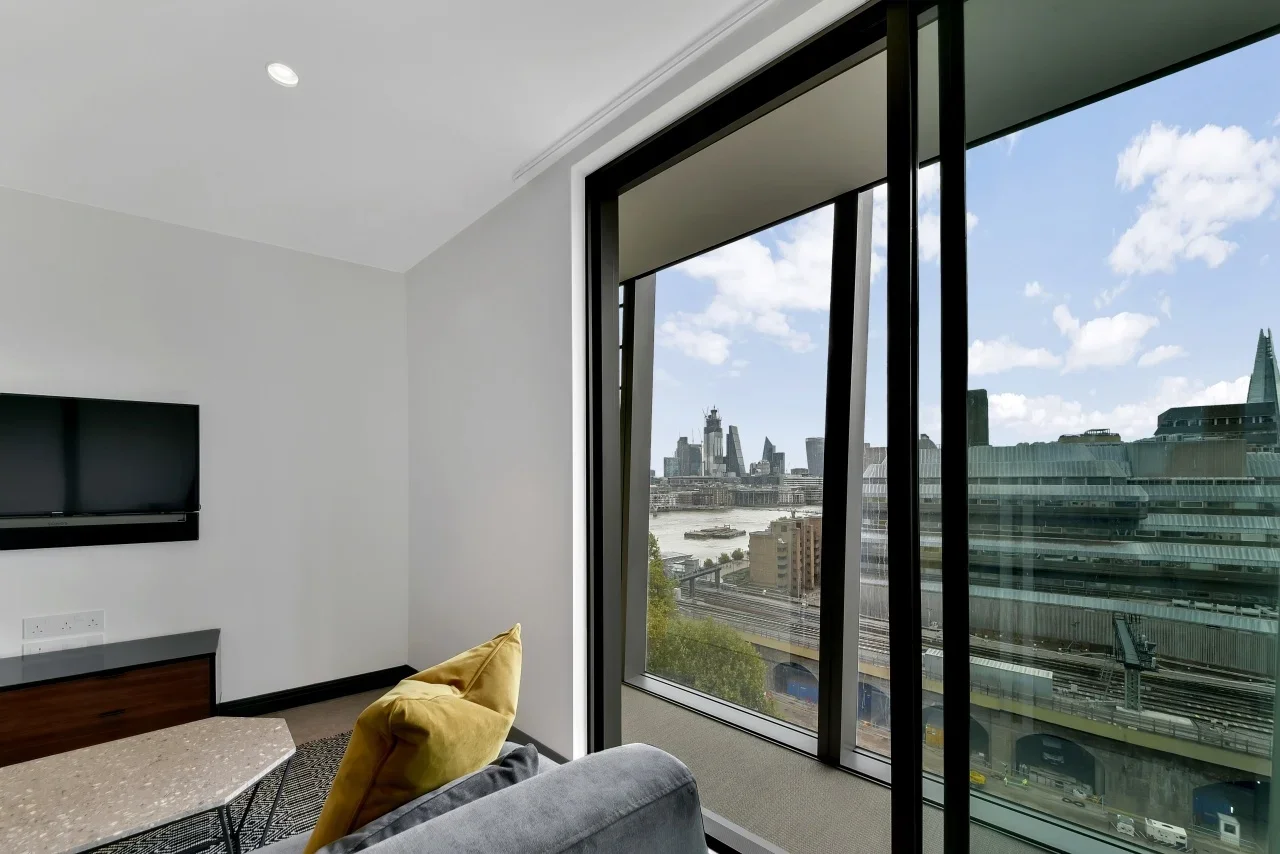 Flat Blackfriars Road in Greater London