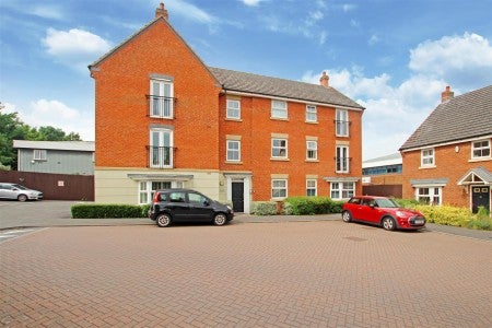 Flat Pitchcombe Close in Redditch