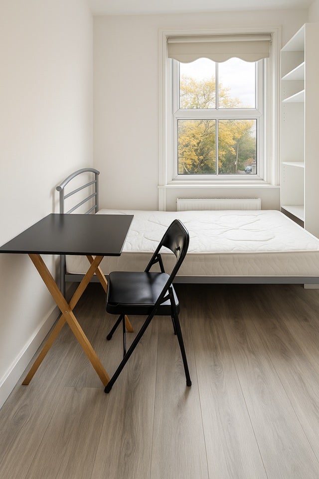 Room Rufford Street in Greater London