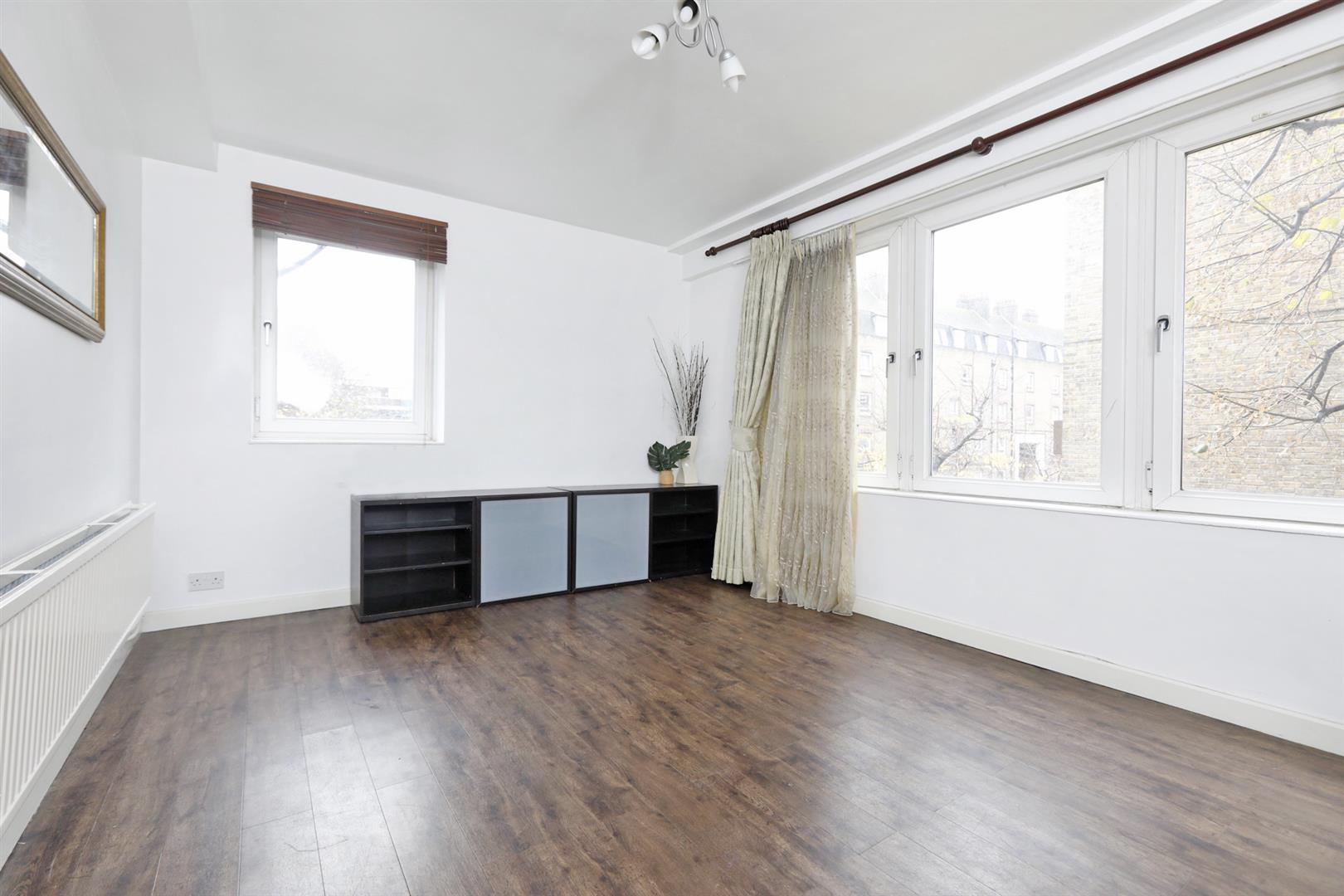 Flat Madron Street in Greater London