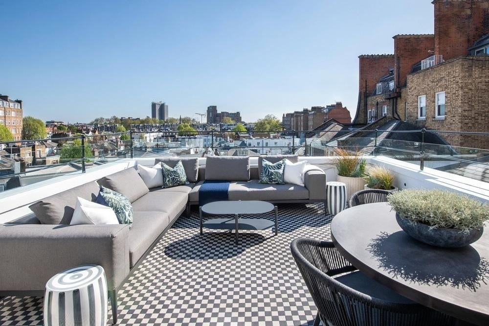 Flat Prince of Wales Terrace in Greater London