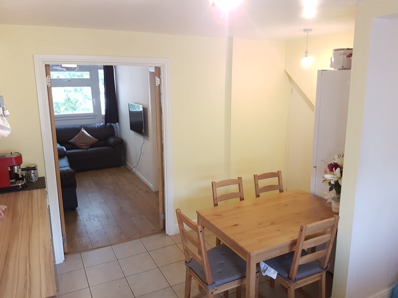 Room Ambrose Walk in Greater London