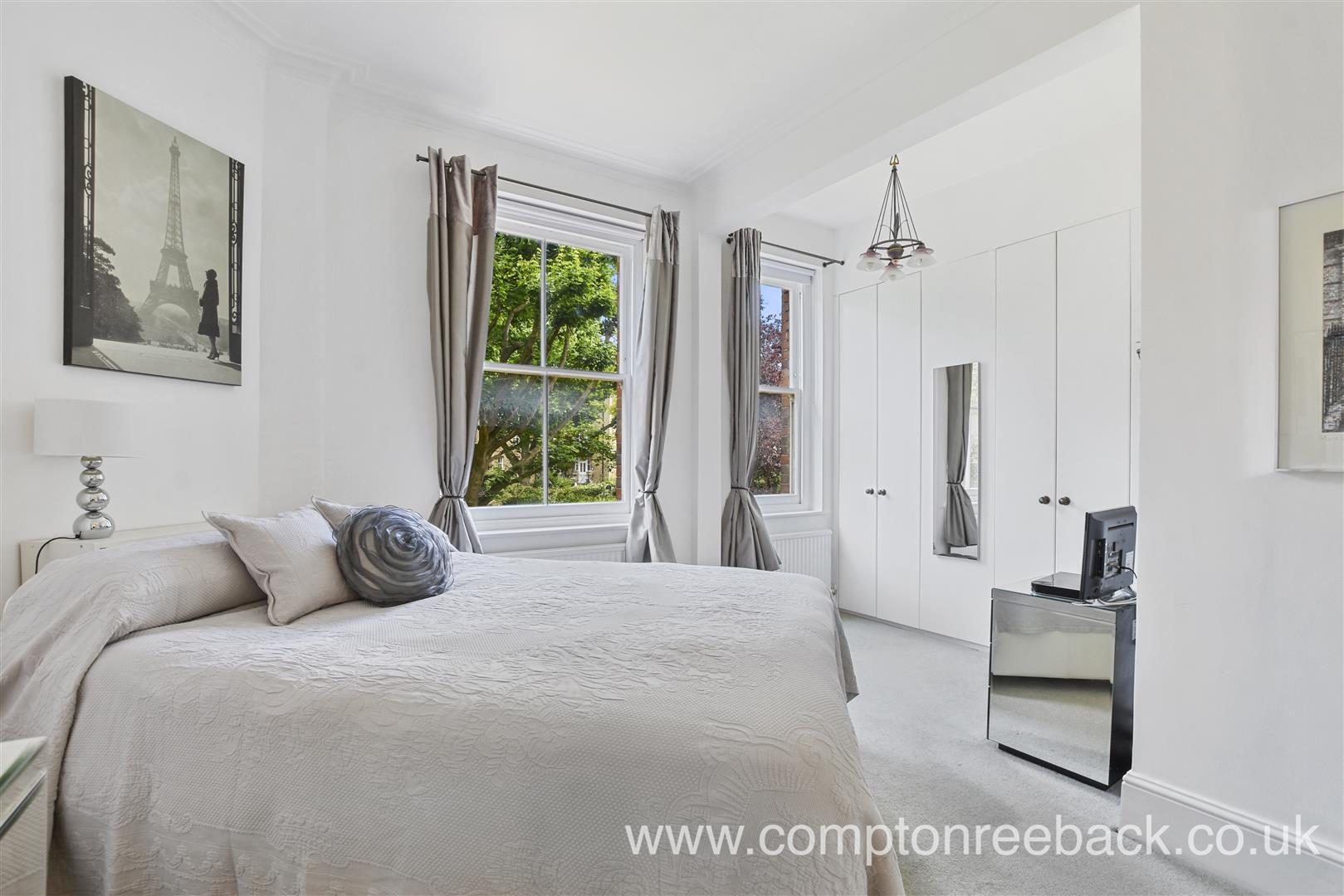 Flat Lauderdale Road in City of Westminster