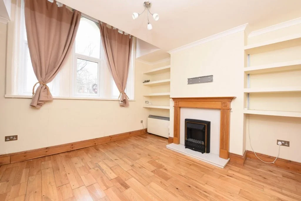 Flat Alexandra Court in Rushmoor