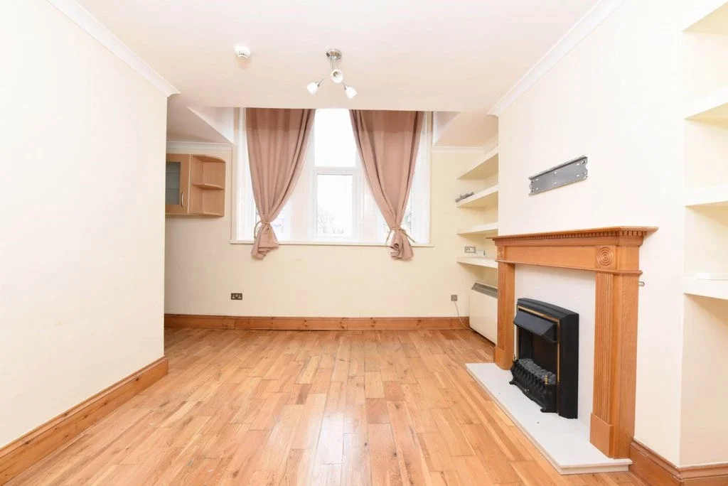 Flat Alexandra Court in Rushmoor