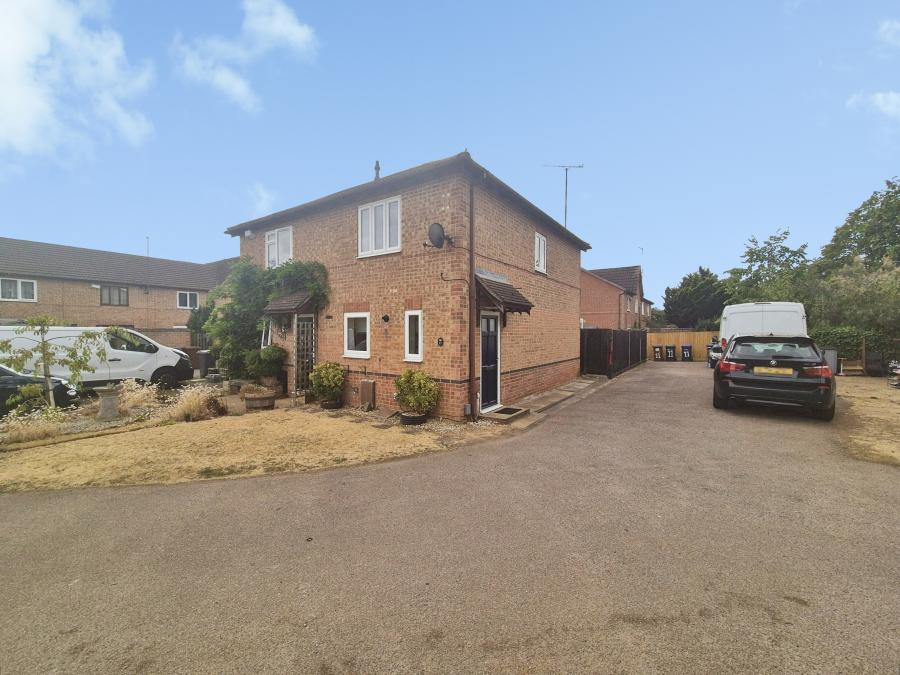 House Scotney Close in Far Cotton