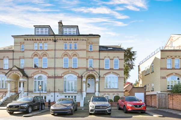Flat Fairmile in South Oxfordshire
