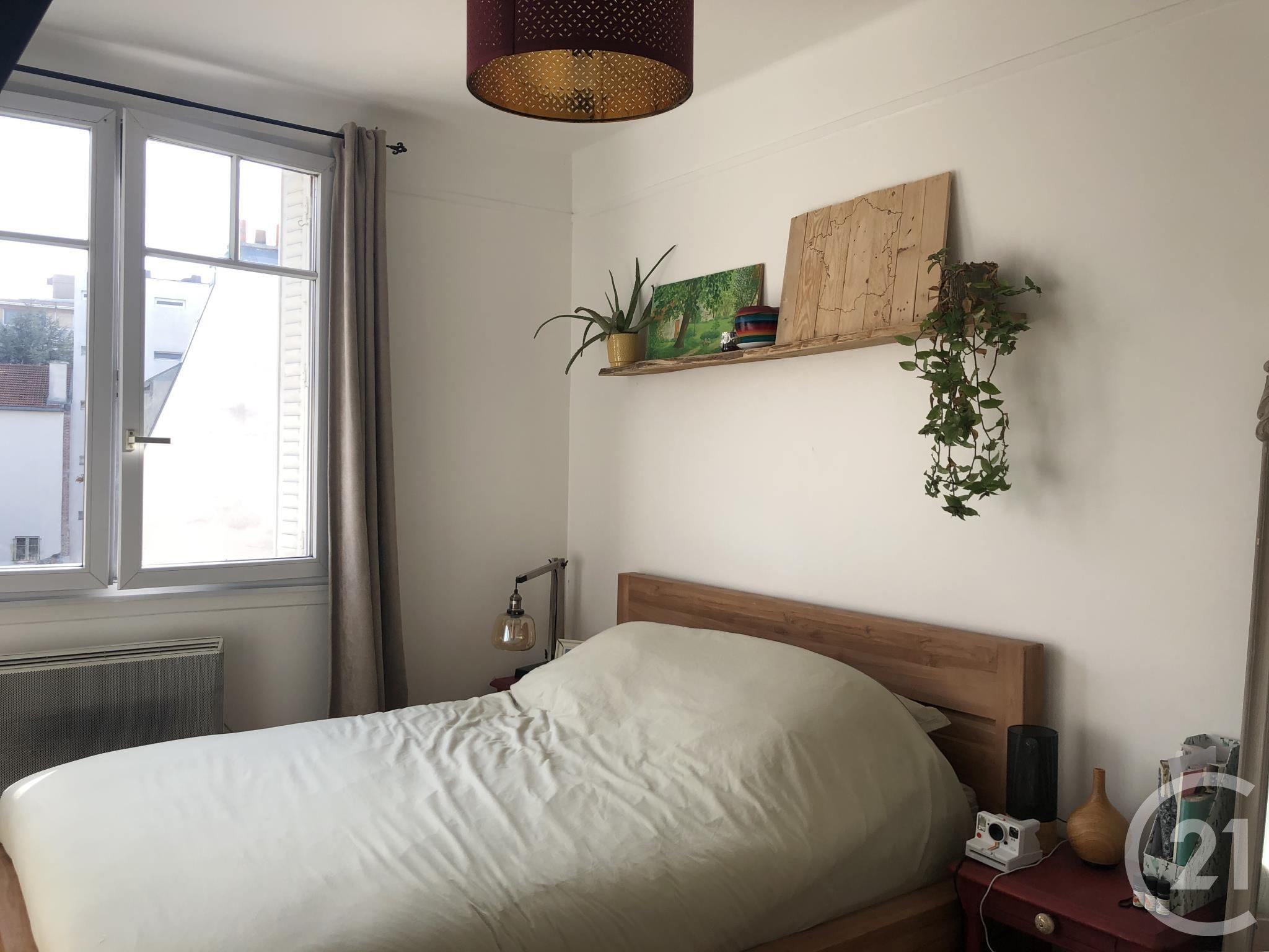Flat Rue Vincent Compoint in Paris
