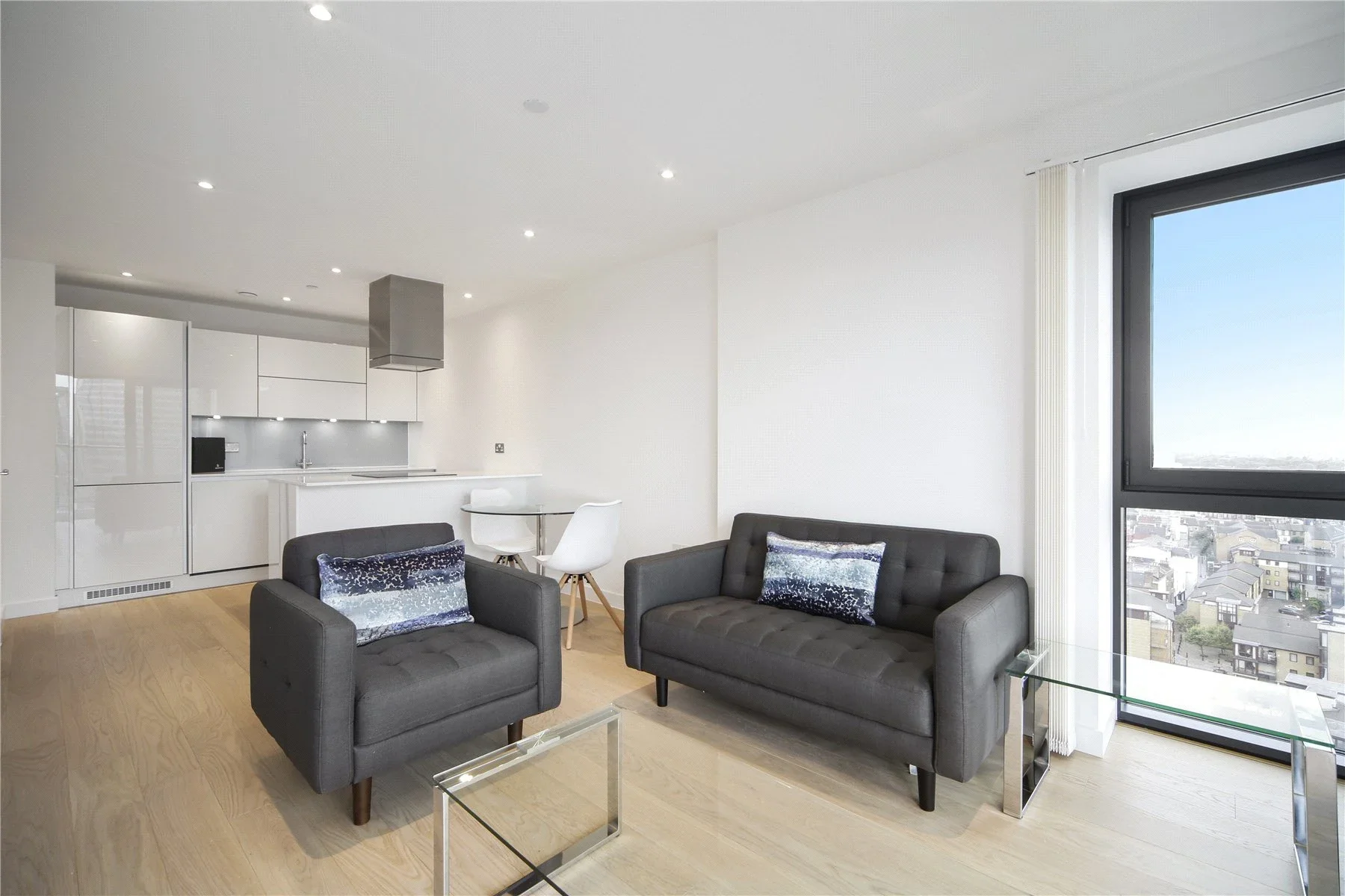Flat Yabsley Street in Greater London
