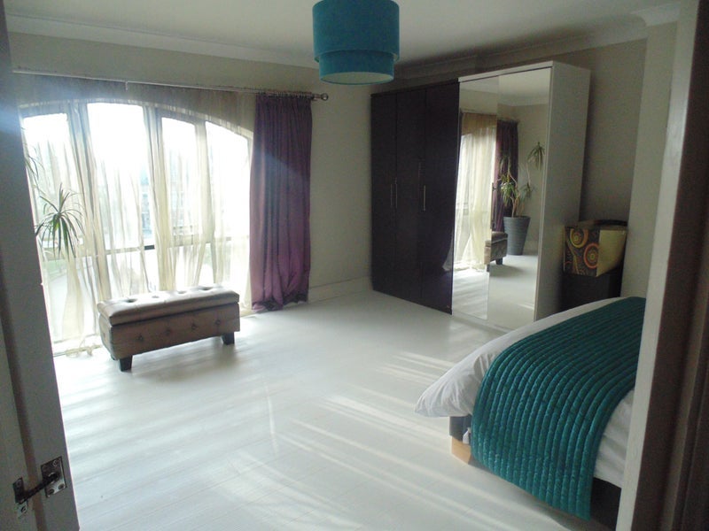 Room Burrells Wharf Square in Greater London