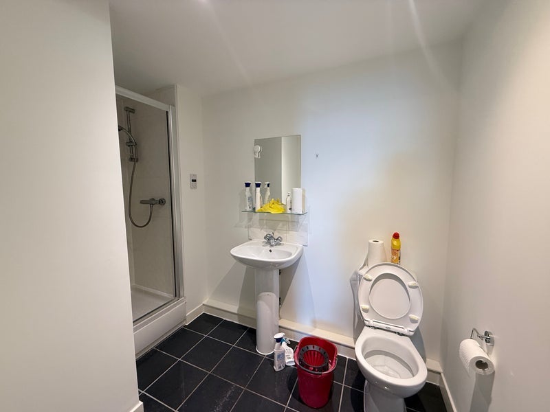 Room Lancefield Quay in Glasgow
