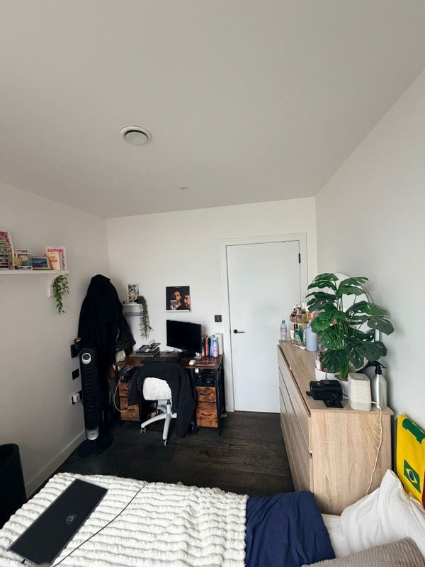 Room Cambridge Heath Road in Greater London