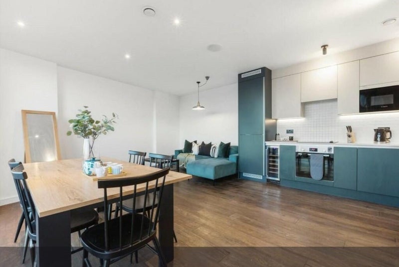 Room Cambridge Heath Road in Greater London