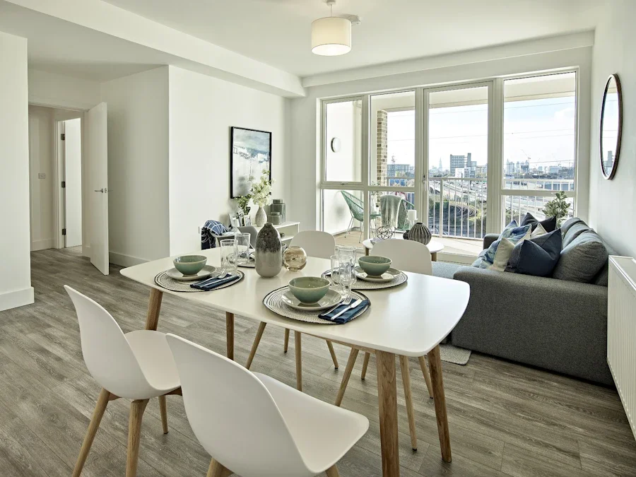 Flat Silvertown Way in Greater London