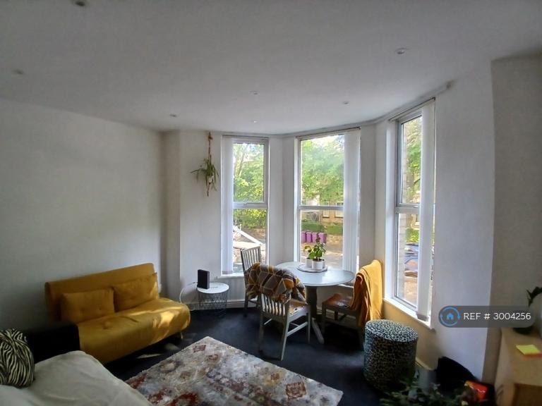 Flat Brompton Avenue in Liverpool