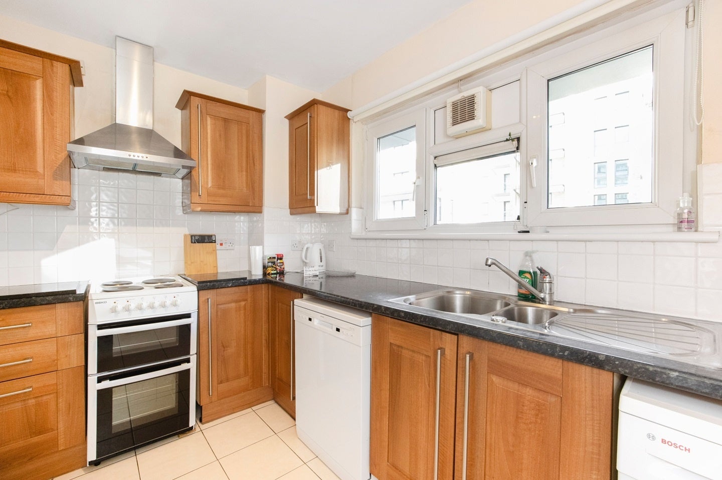 Flat Dingley Road in Greater London
