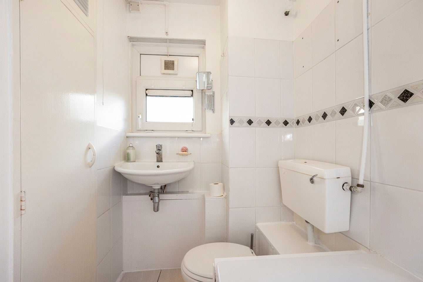 Flat Dingley Road in Greater London