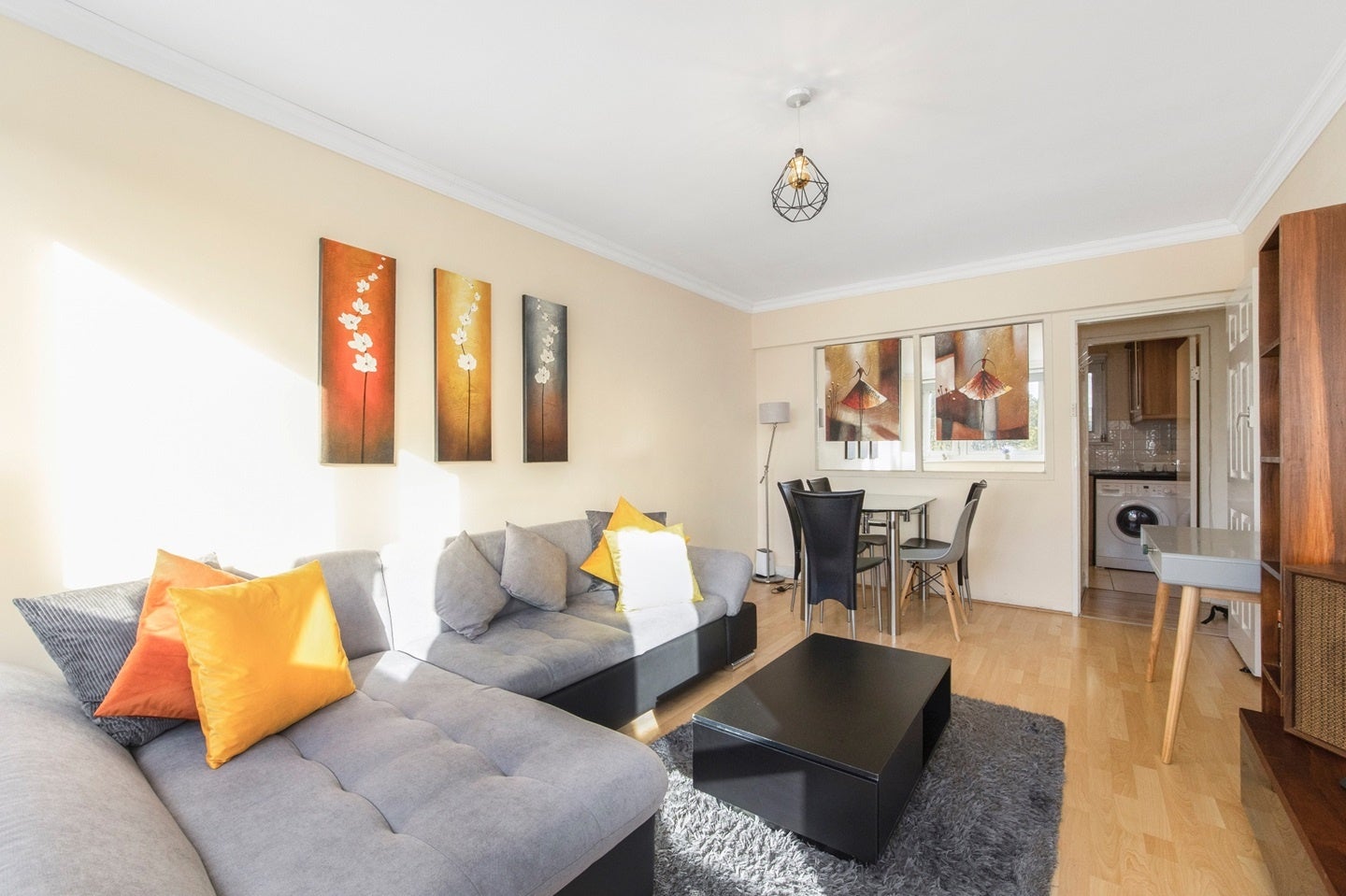 Flat Dingley Road in Greater London