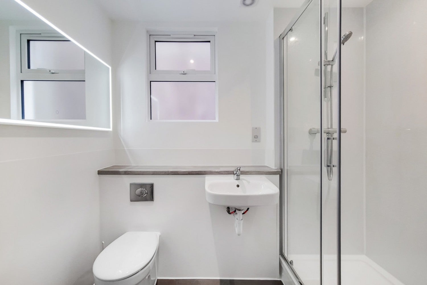 Room Acre Road in Greater London