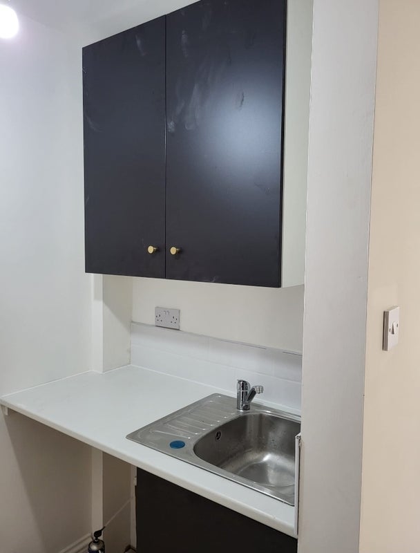Flat Elmhurst Avenue in Greater London