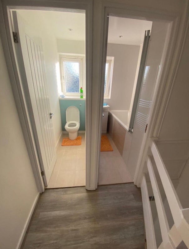 Room Harpley Square in Greater London