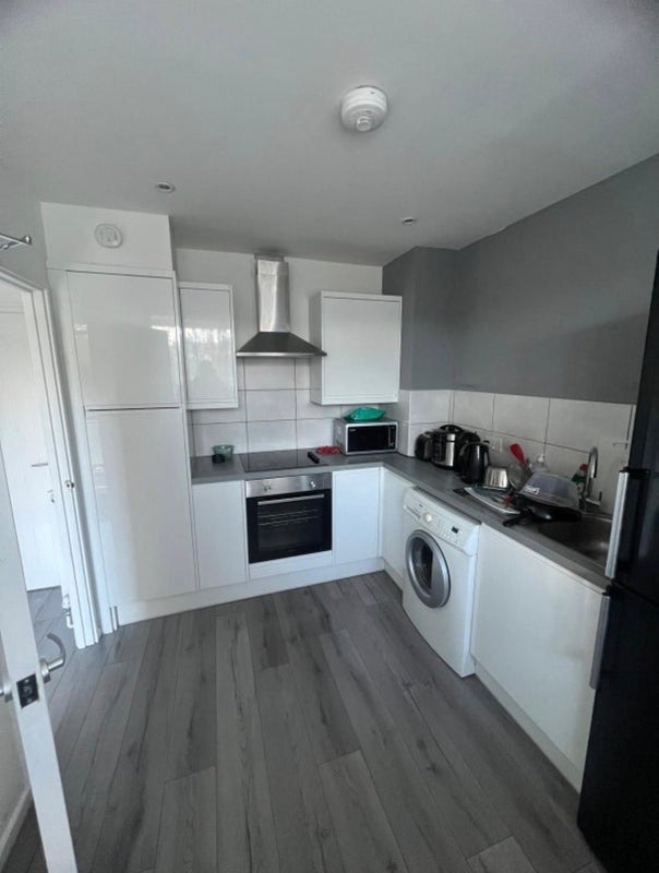 Room Harpley Square in Greater London