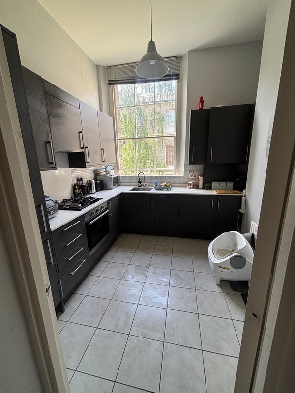 Room Gilbert Close in Greater London