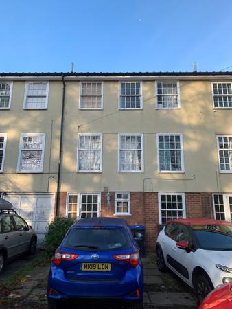 Flat Radford Road in Royal Leamington Spa