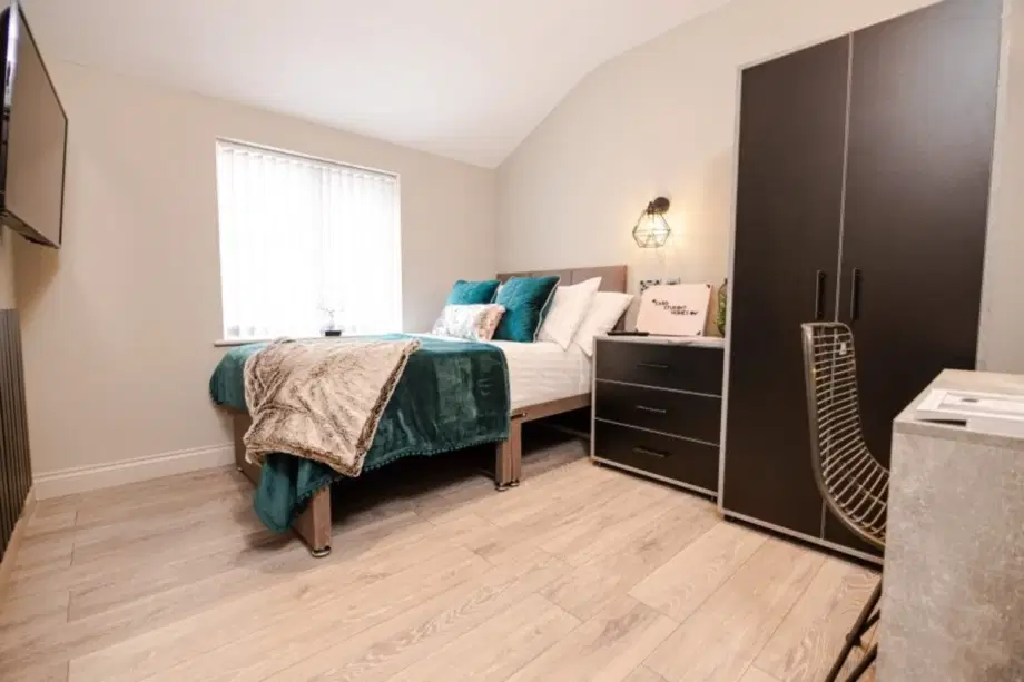 Flat Connaught Road in Liverpool