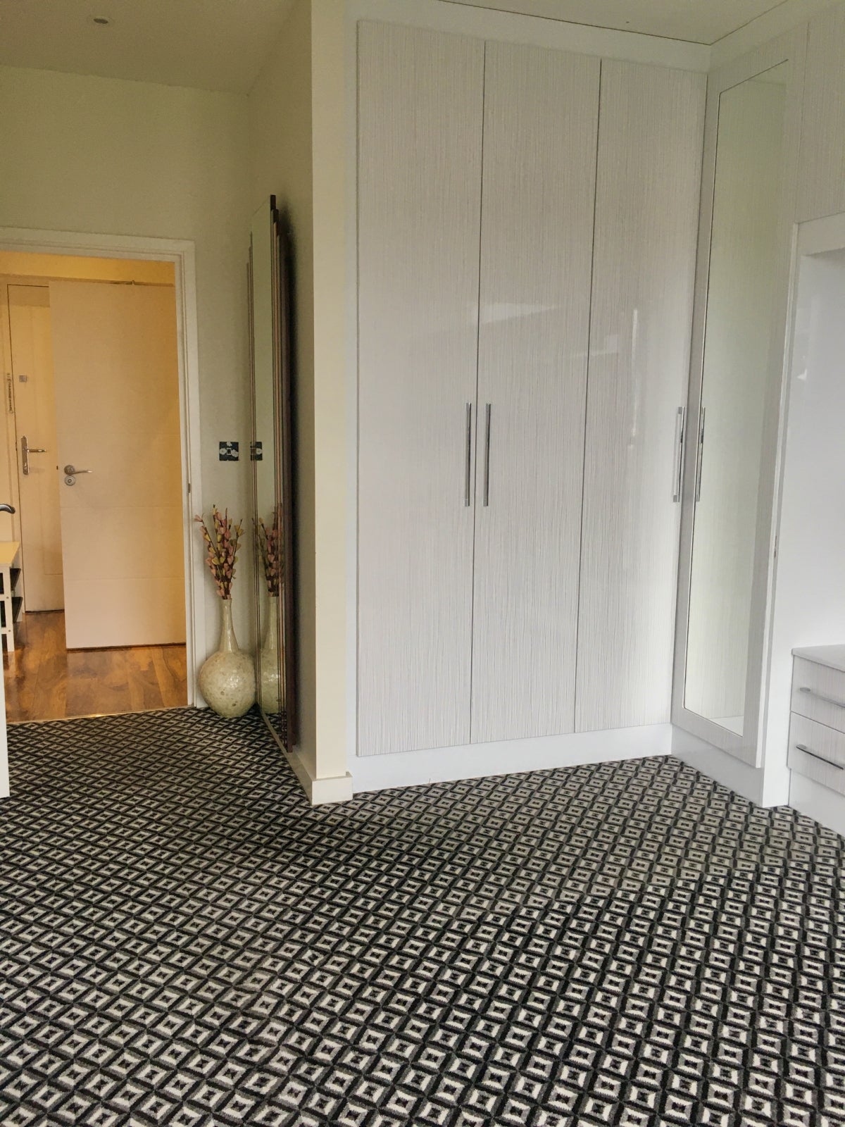 Flat Imperial Drive in Greater London