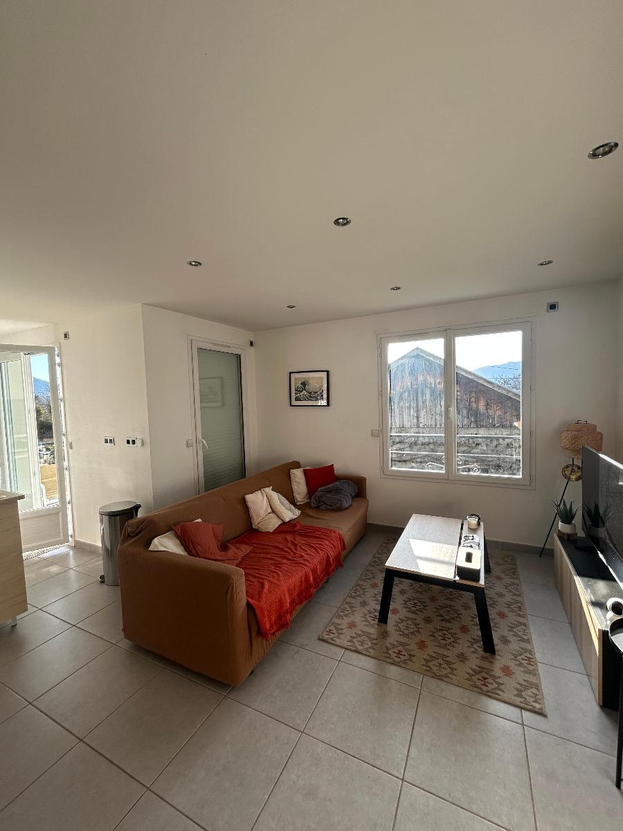 Flat Route de Chamrousse in Saint-Martin-d'Uriage