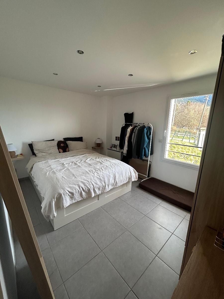 Flat Route de Chamrousse in Saint-Martin-d'Uriage