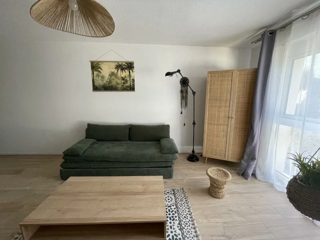 Room Rue Jean de Merville in Lorient