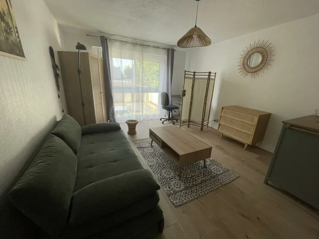 Room Rue Jean de Merville in Lorient