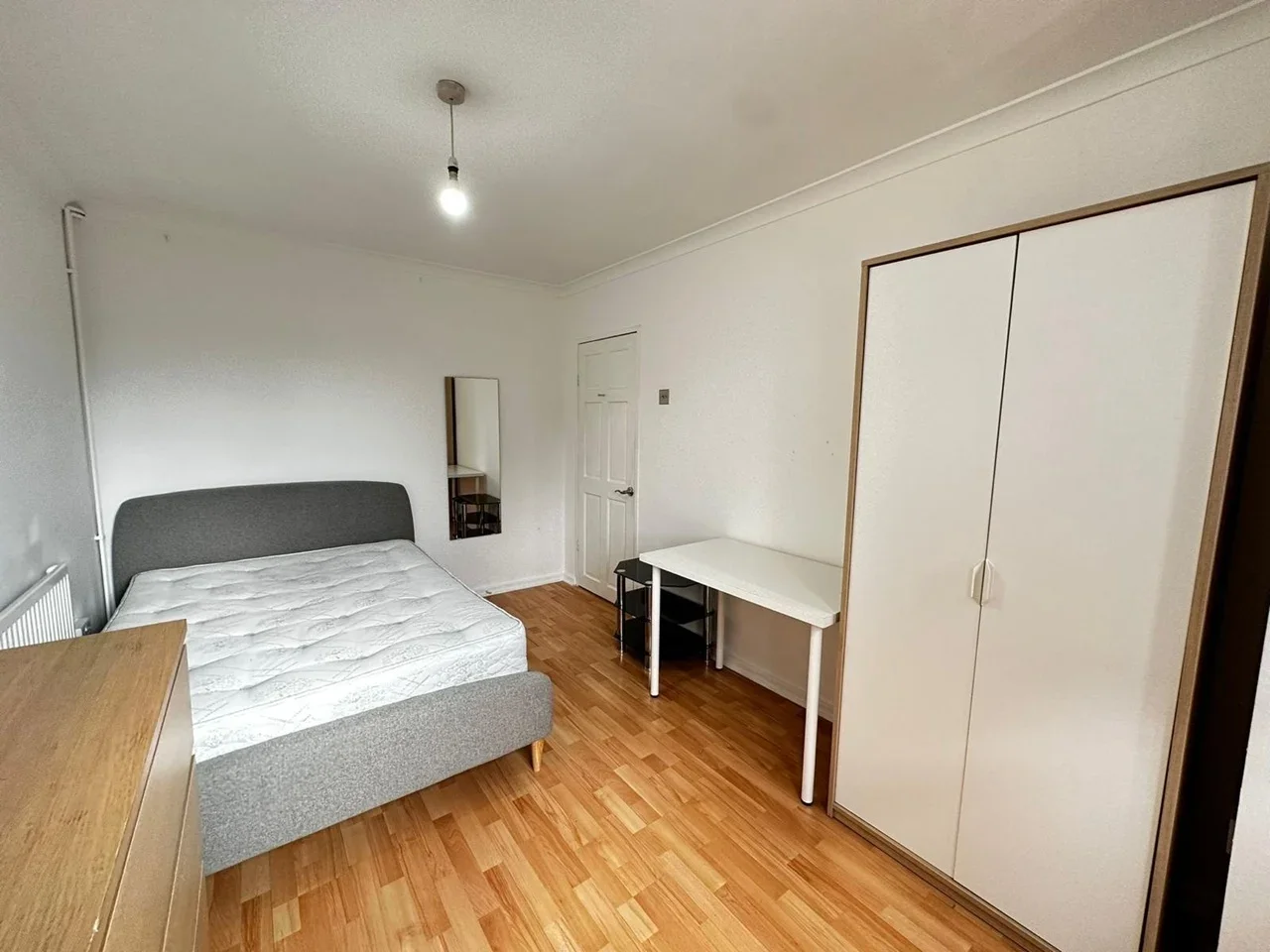 Flat Beaumont Square in Greater London