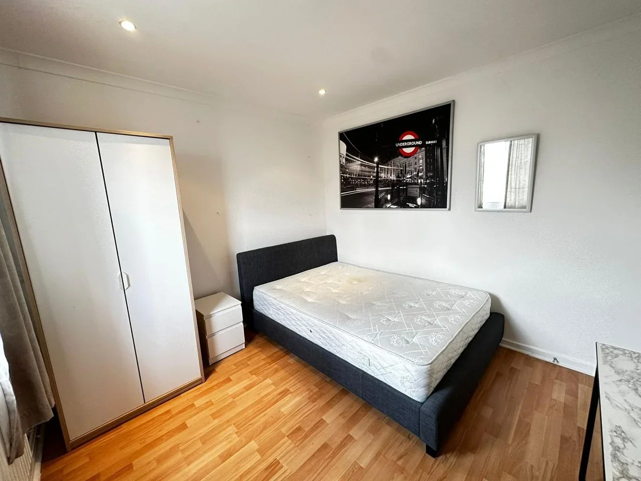 Flat Beaumont Square in Greater London
