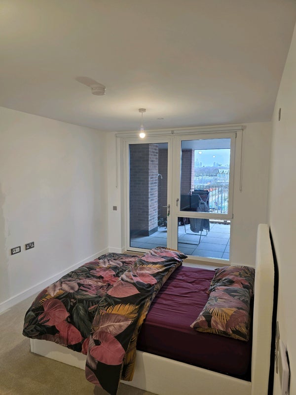 Room Coronation Square in Greater London
