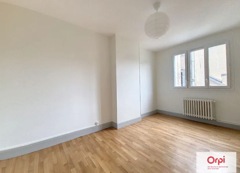Flat Rue Corneille in Montluçon