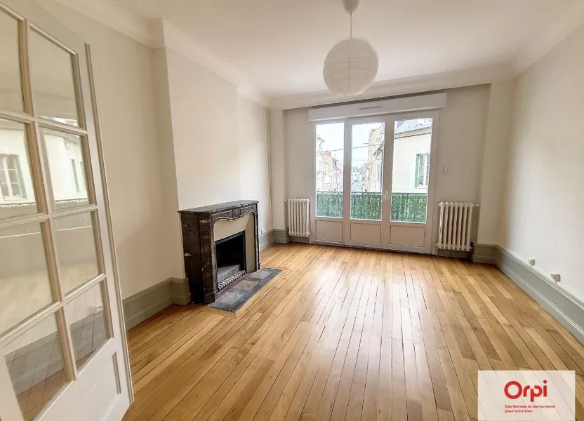Flat Rue Corneille in Montluçon