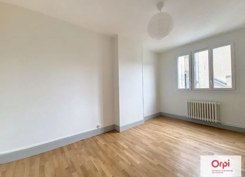 Flat Rue Corneille in Montluçon