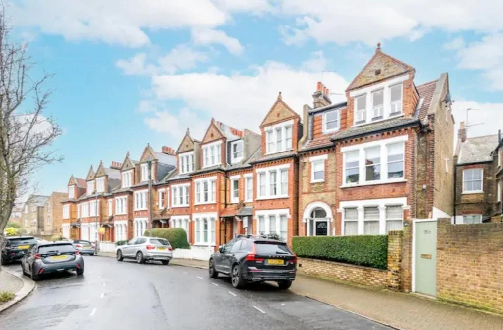 Flat Marney Road in Greater London