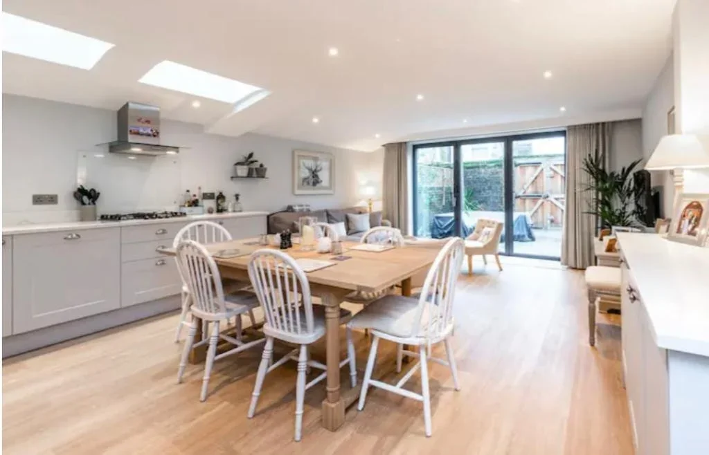 Flat Marney Road in Greater London