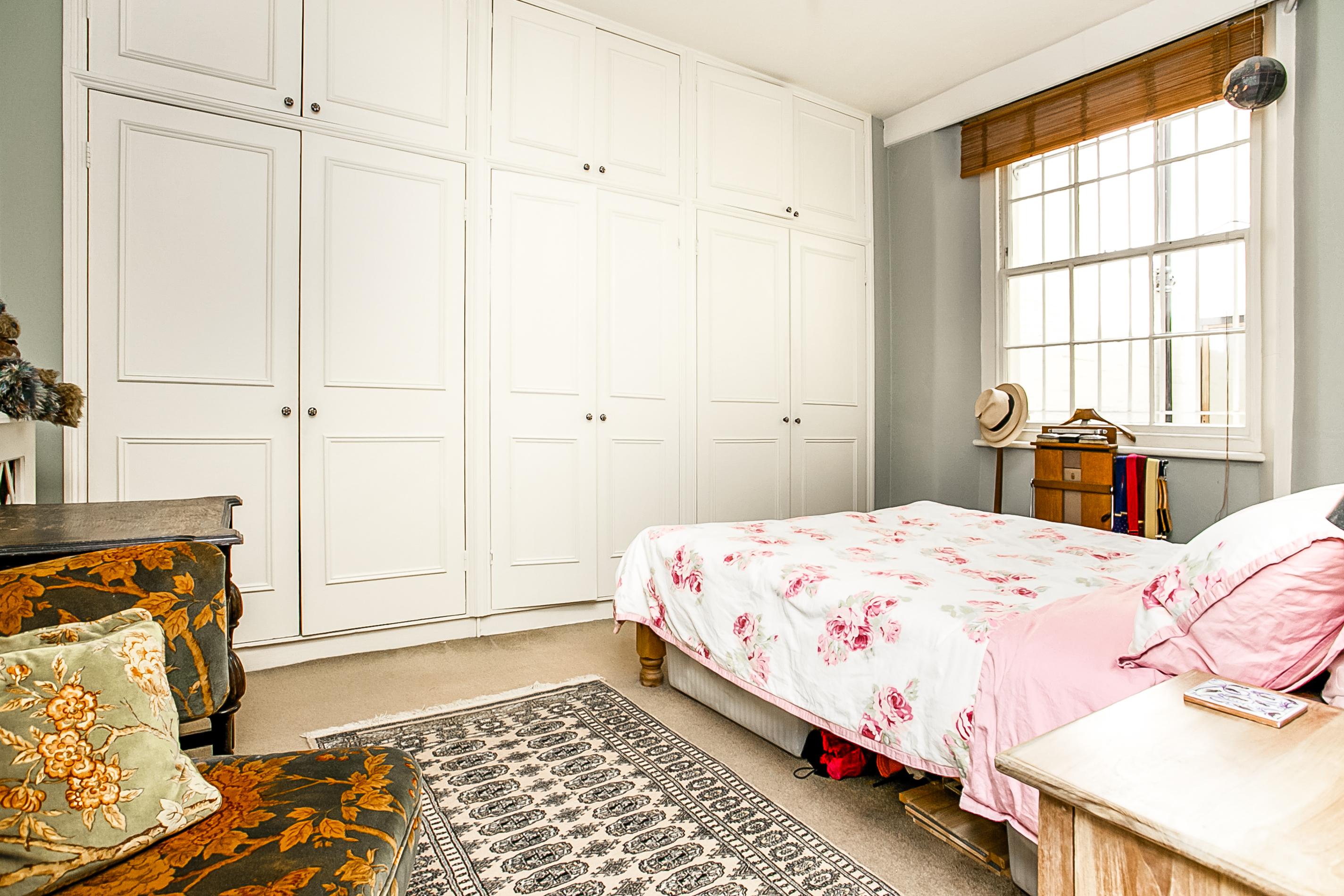 Flat Bessborough Place in City of Westminster