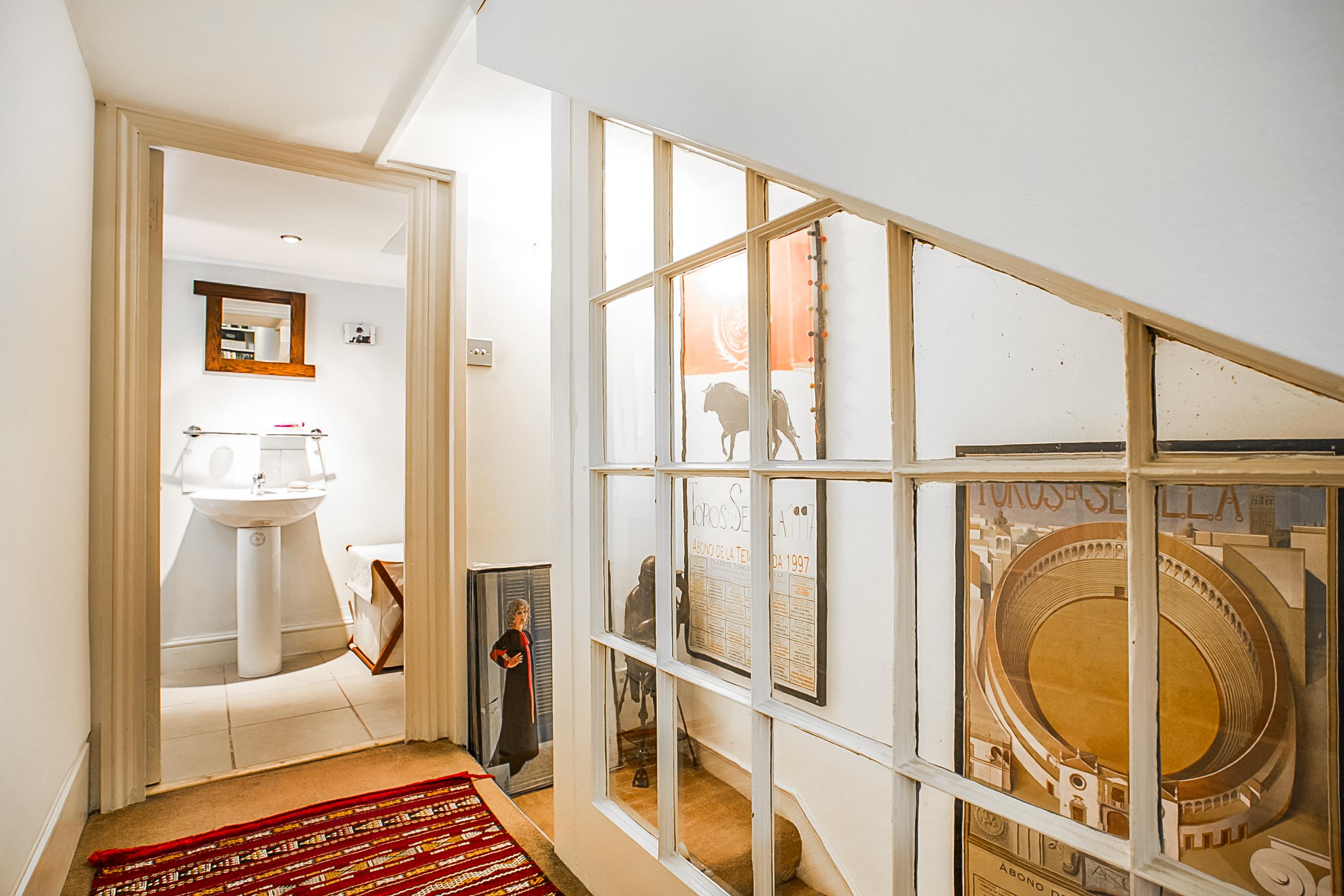 Flat Bessborough Place in City of Westminster